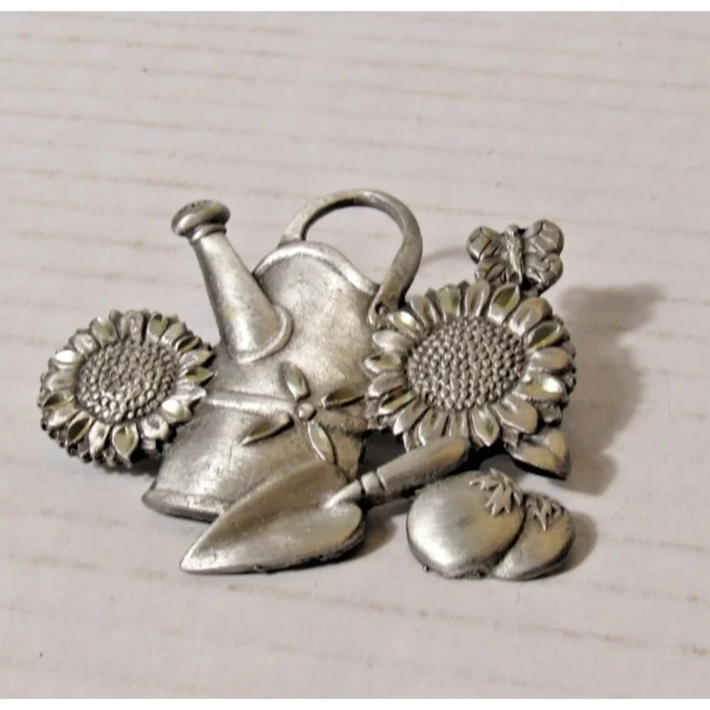 Spoontiques Pewter Garden Brooch Watering Can Sunflowers Trowel USA 4188 Vintage